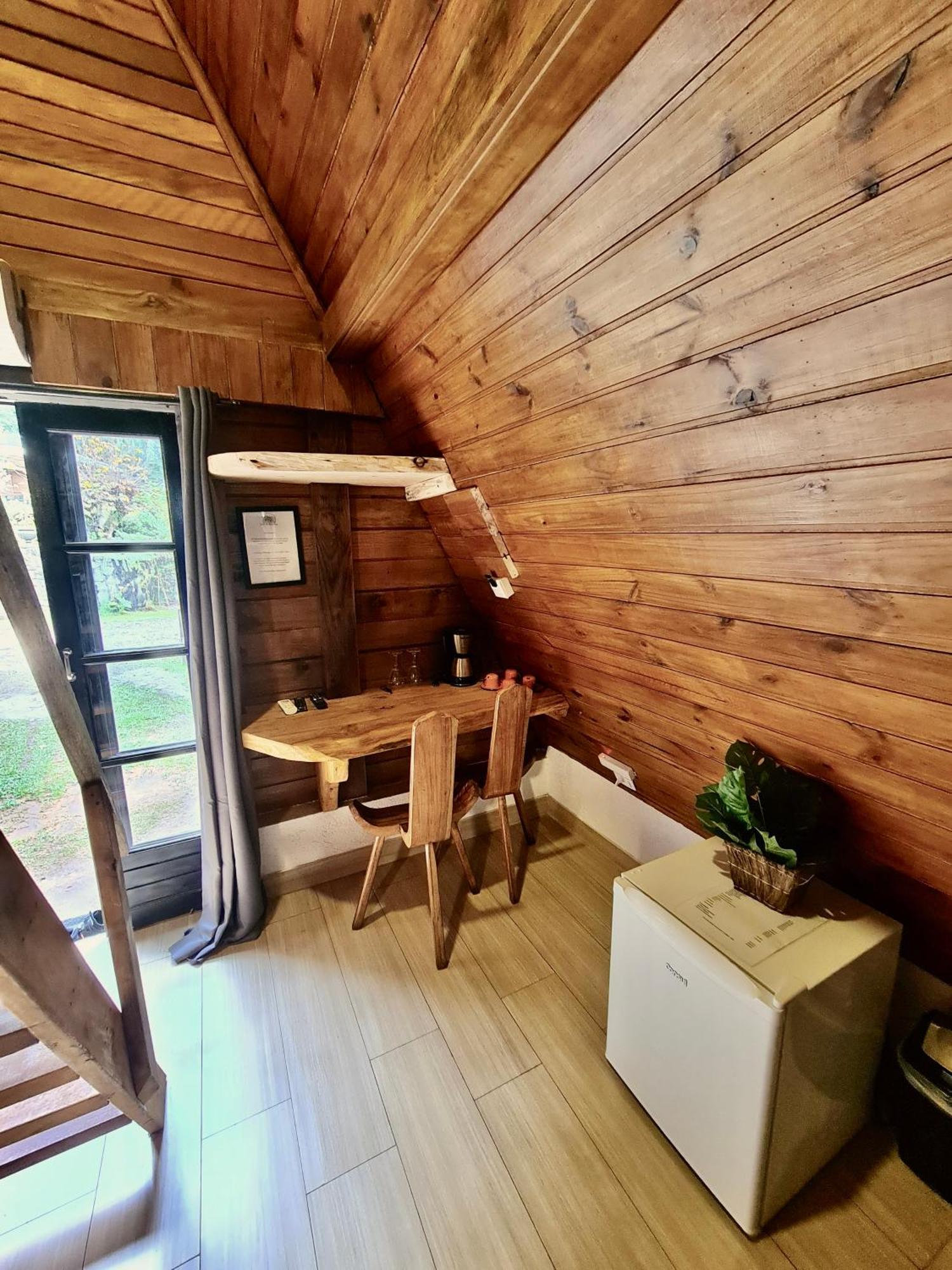 Villa Vintage Campos - Piscina E Opcoes De Suites Com Hidromassagem Кампус-ду-Жордау Номер фото